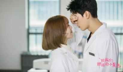 突然肘部很疼，不知道用什么可以更快改善？